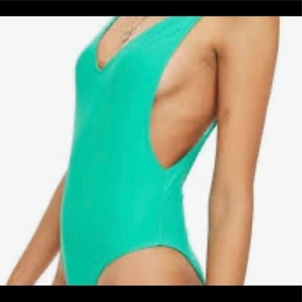♻️New-Deep V-Neck Plunging Swimsuit, US 10